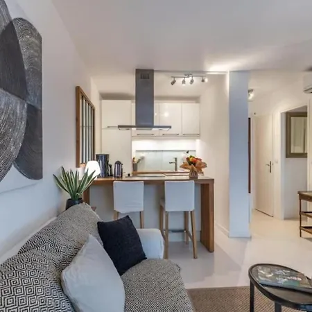 Rossini - And Cosy With Ac Appartement *